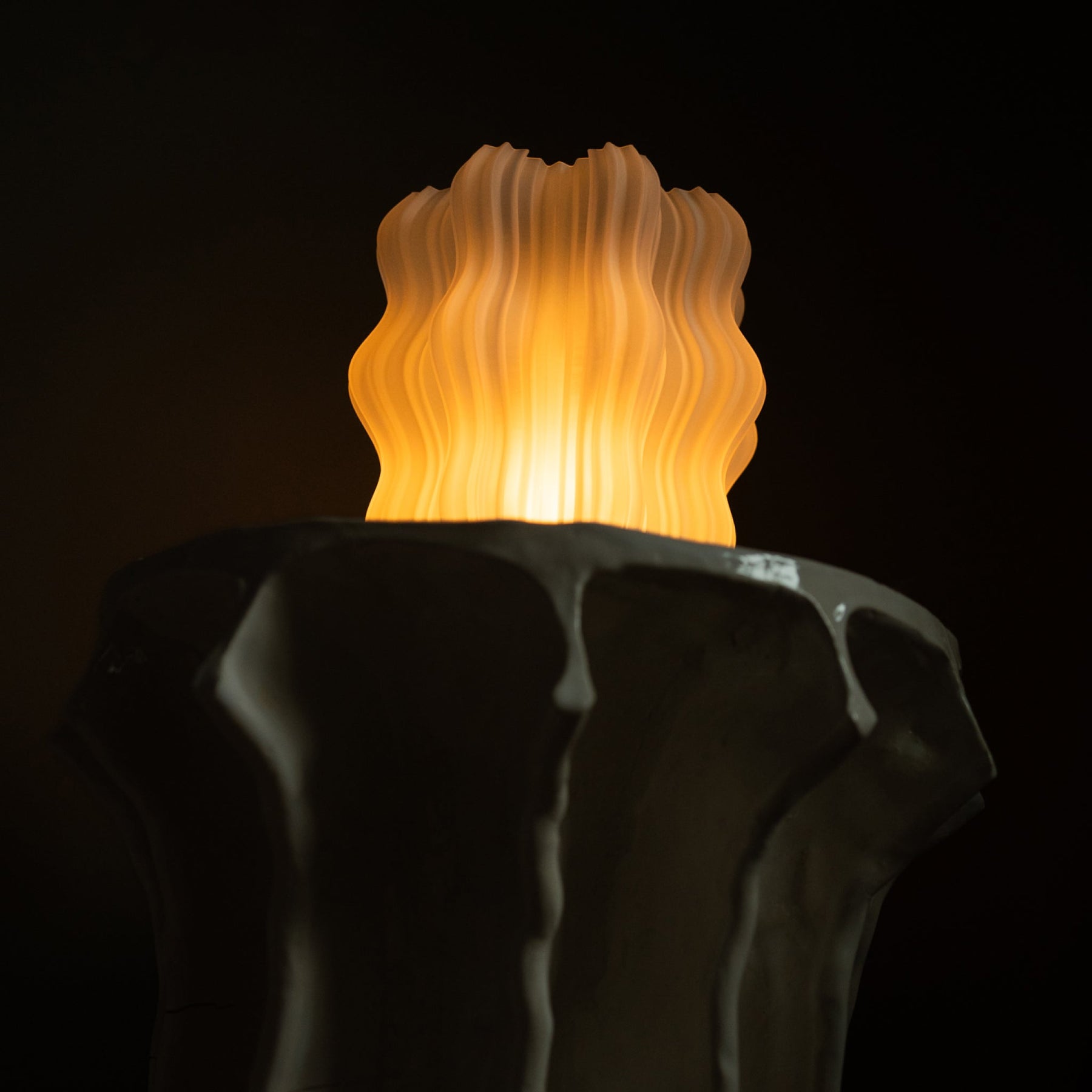 Cordless Mini Wavy Table Lamp