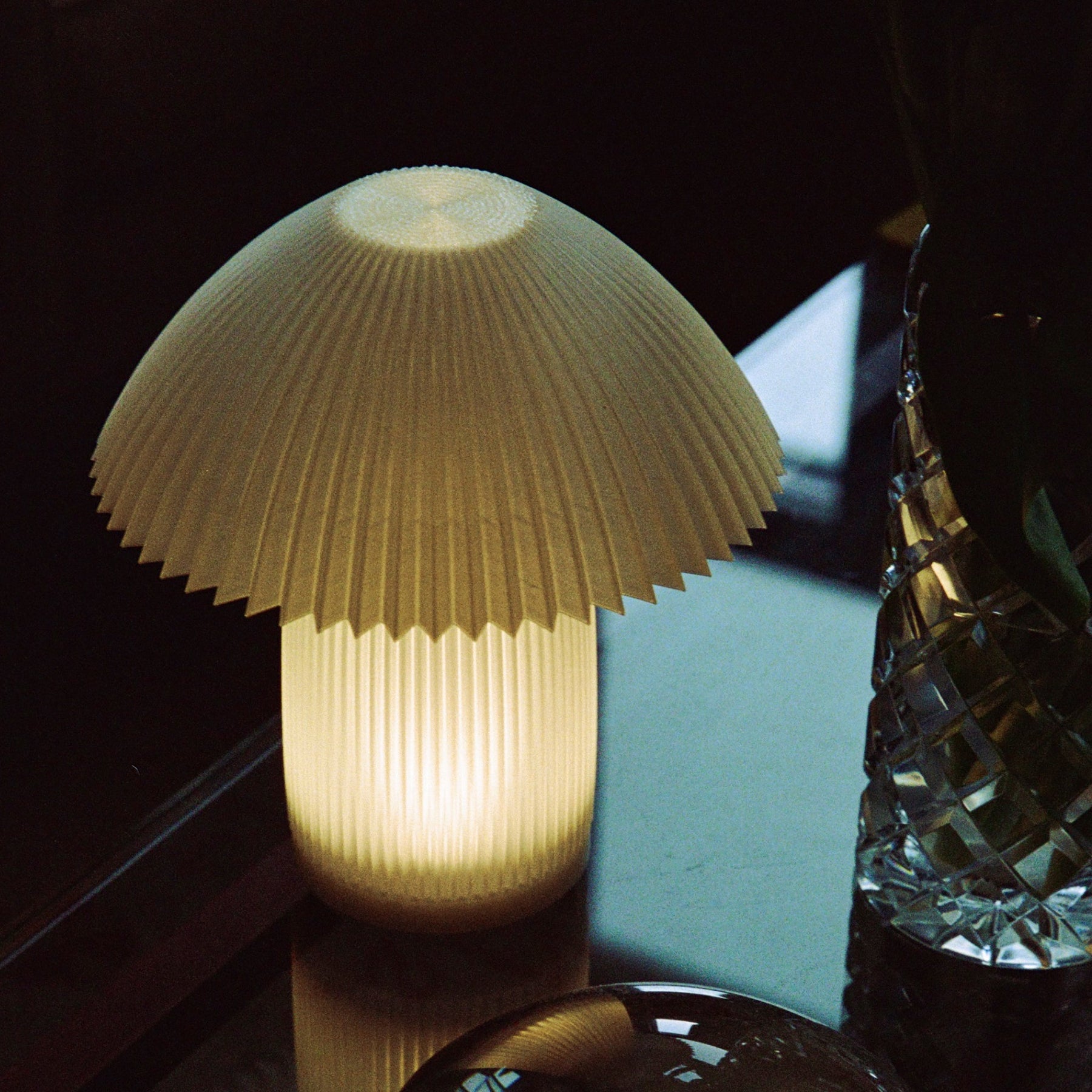 Cordless Kinoko Table Lamp